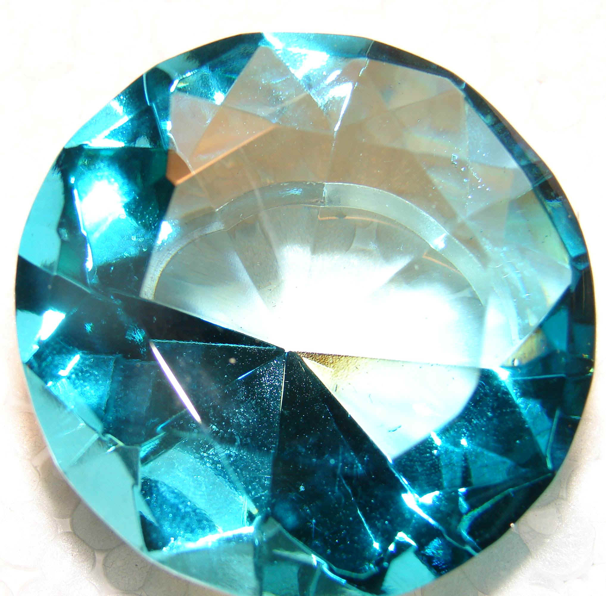 diamondaqua5.jpg (92697 bytes)