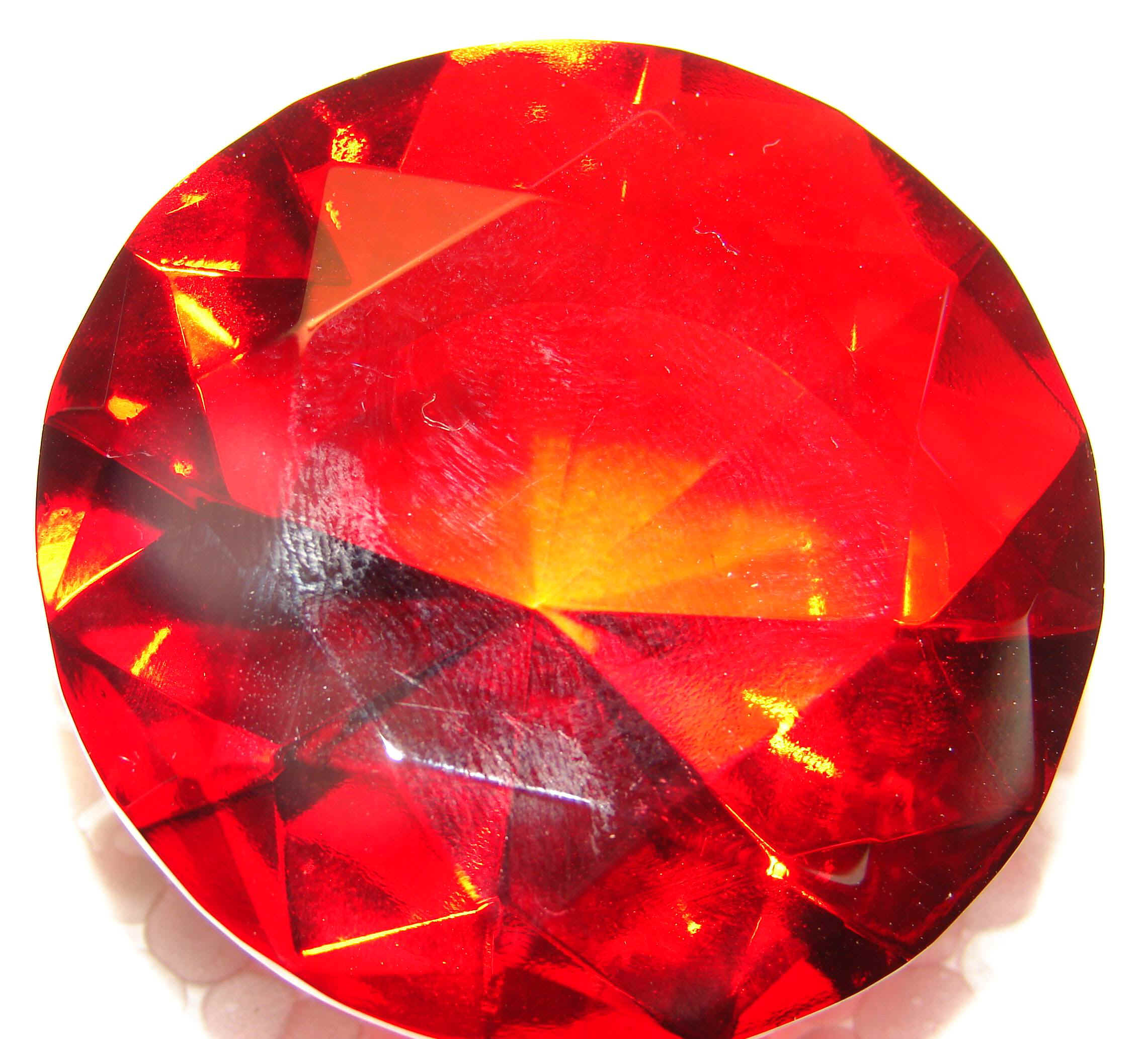 diamondred1.jpg (92697 bytes)