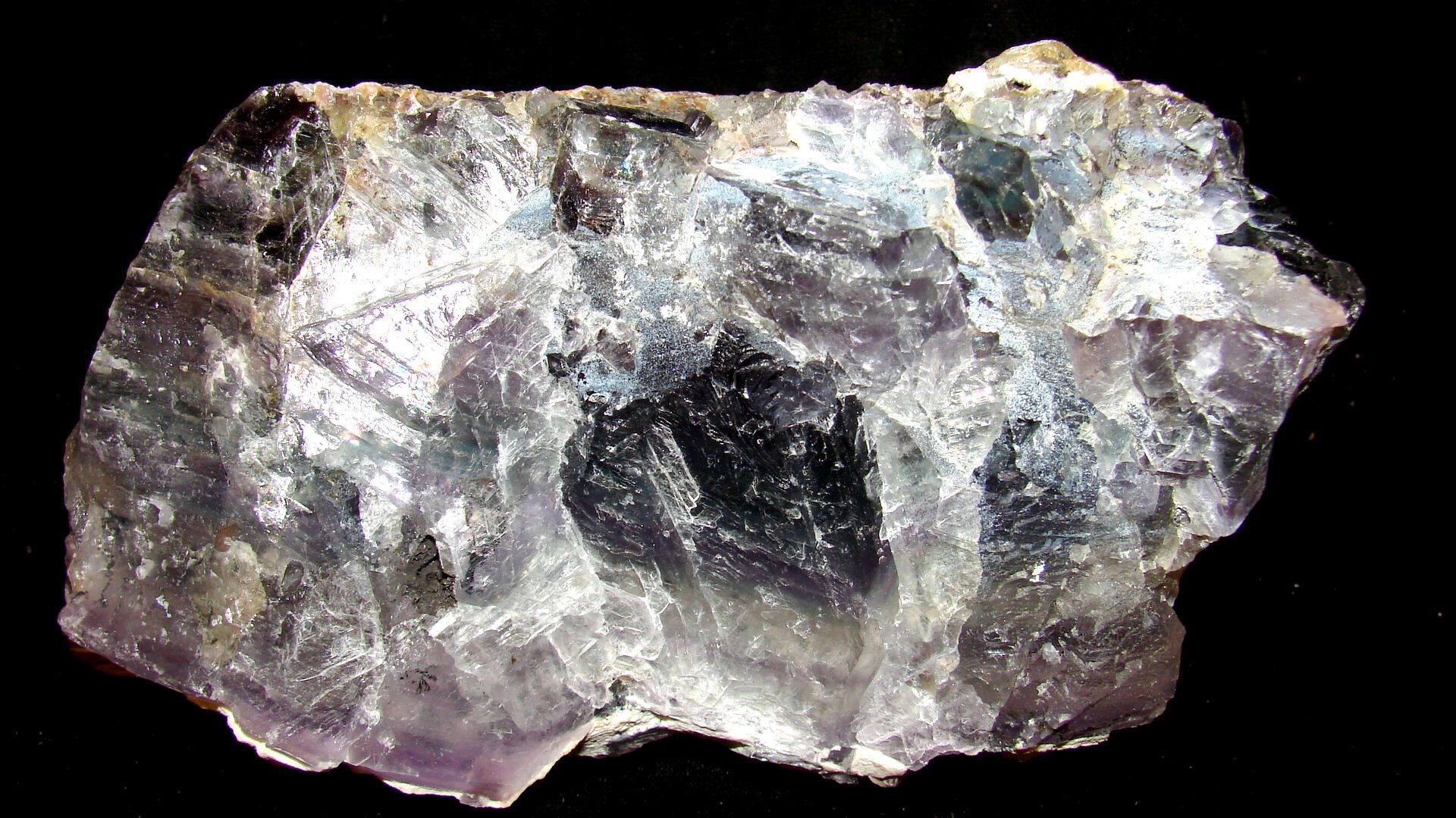 http://www.gemsandjewels.net/fluoritechunk-5.jpg (807370 bytes)